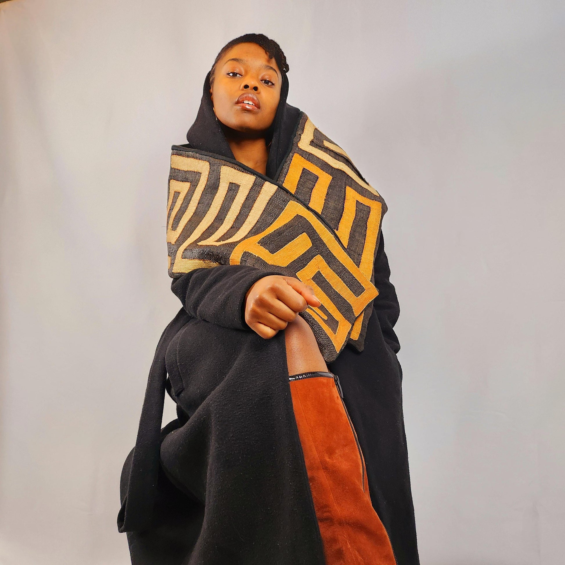 Écharpes en Tissu Kuba – Élégance et Tradition Africaine